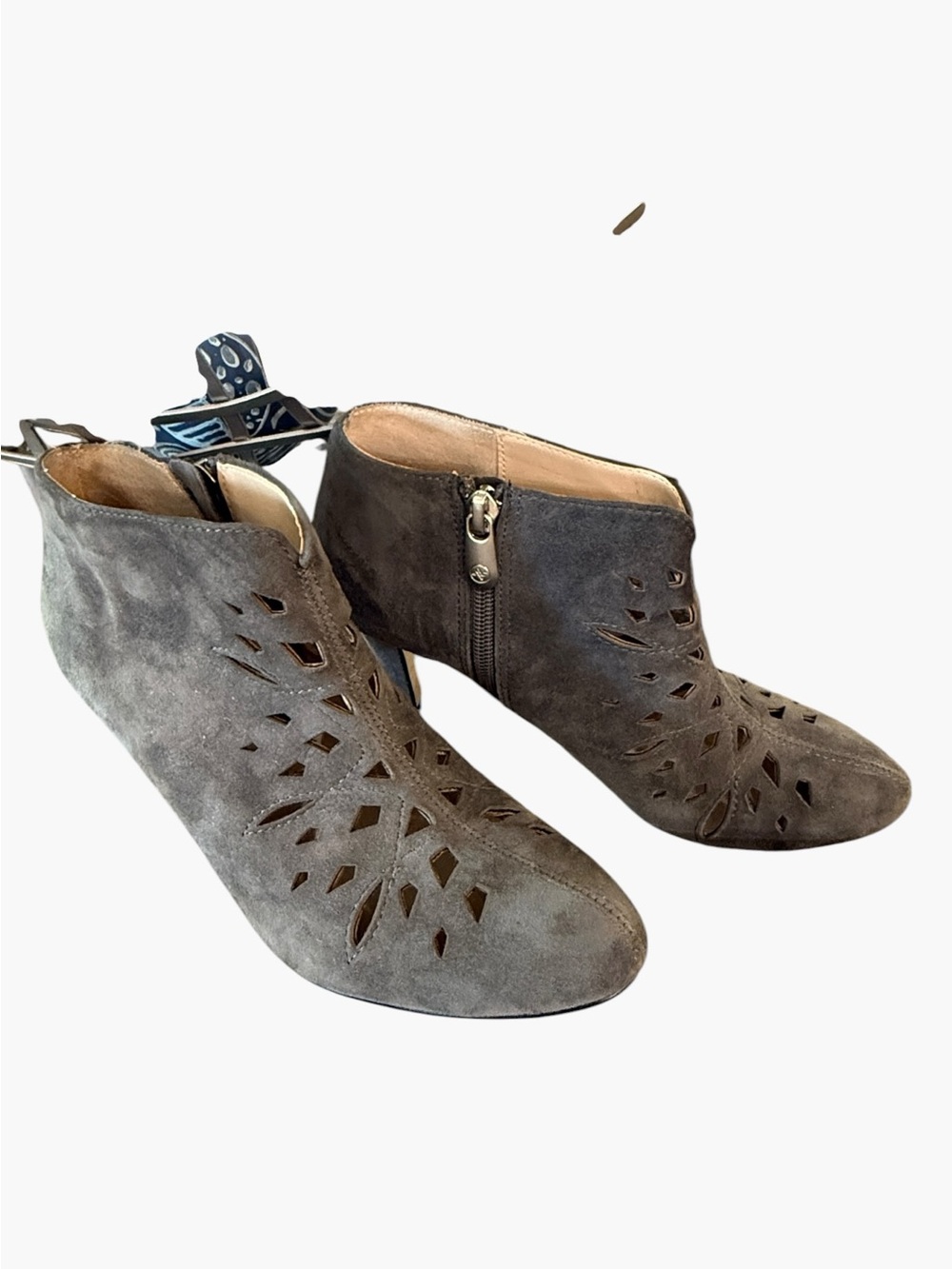 Adrienne Vittadini Suede Cutout Ankle Booties in Gray size 6